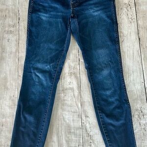 Kut from the Kloth Blue Skinny Jeans with Subtle Fading